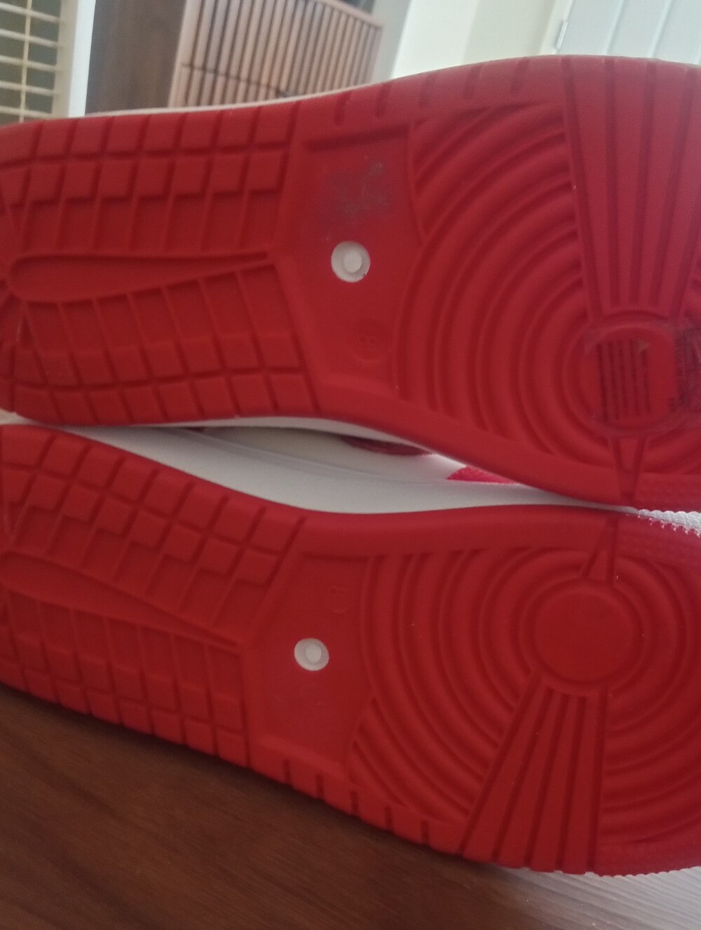 True Religion Women's Sneakers Size 8 Red/White Low-Top Sneakers Classics - Picture 6 of 7
